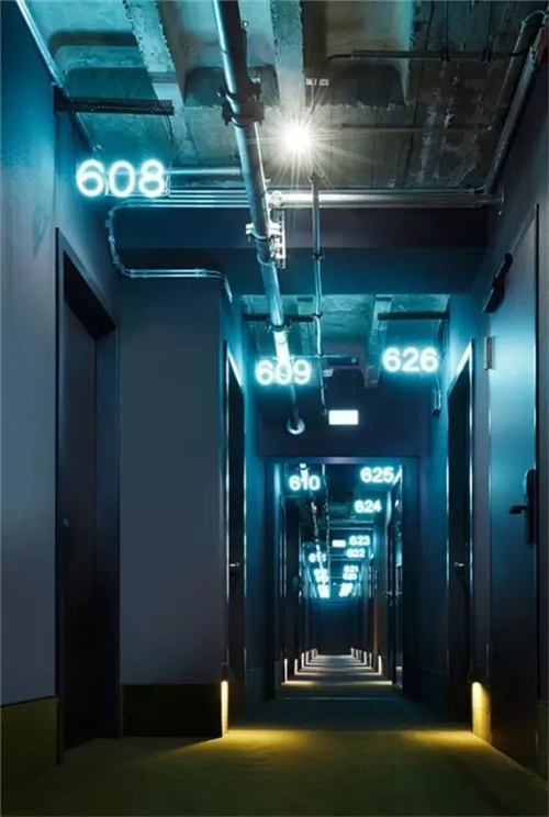 這樣的酒店門牌好設(shè)計(jì)，你會一眼就記住嗎？