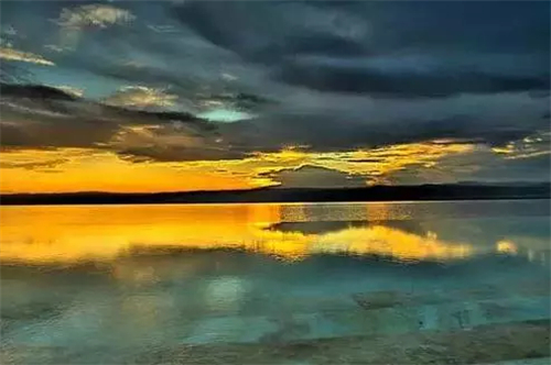 那些擁有能夠刷爆你眼球的泳池的豪華酒店！